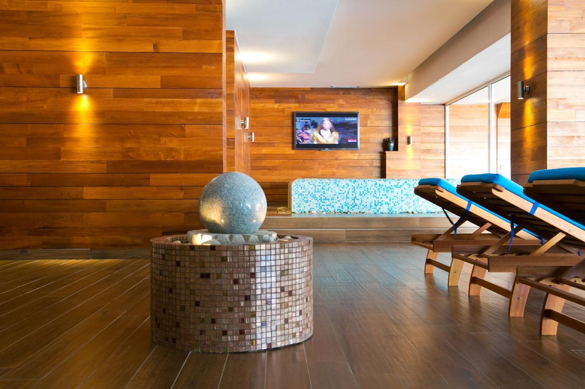 Hotel Palas Petrovac Ngoại thất bức ảnh