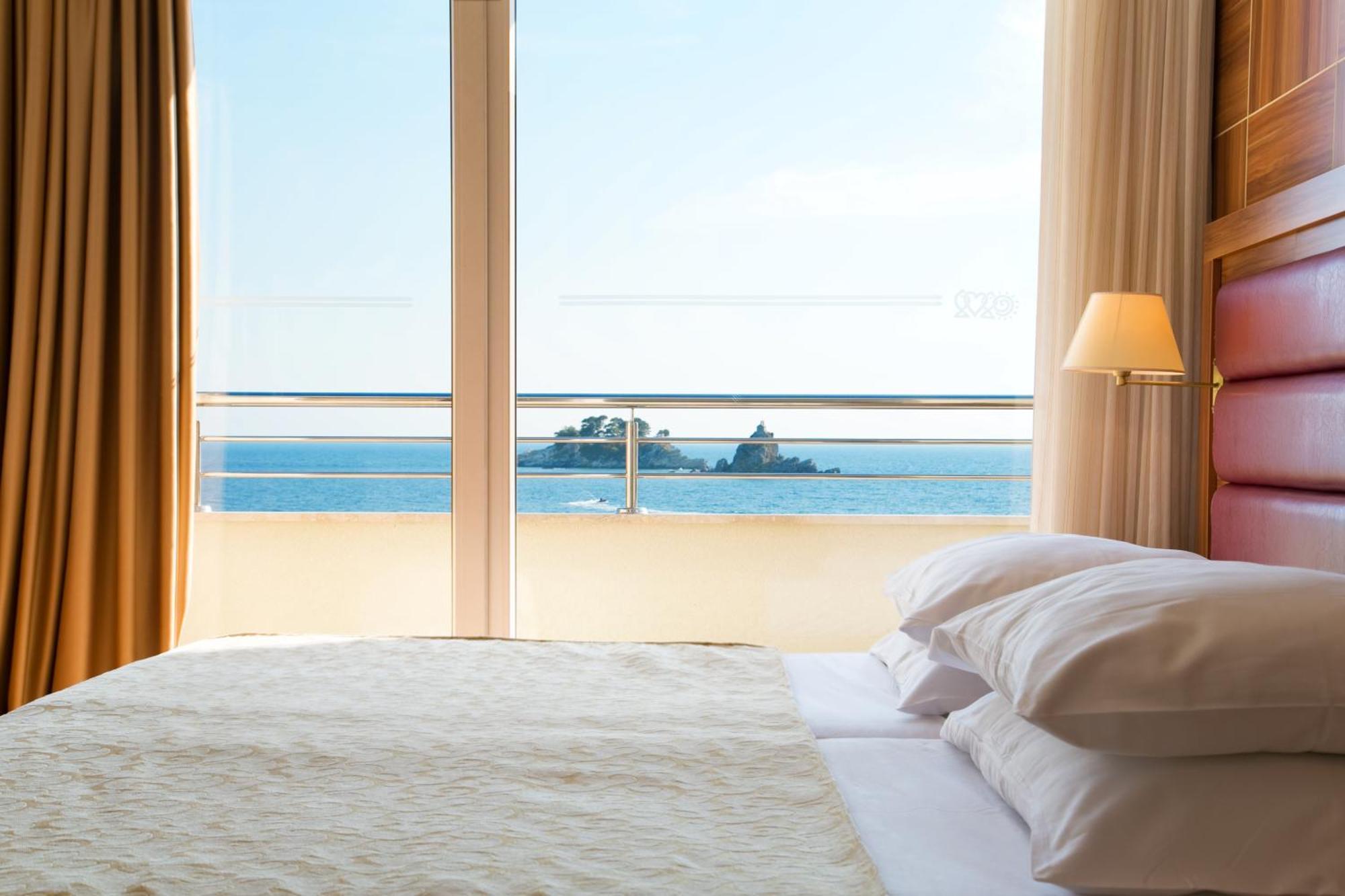 Hotel Palas Petrovac Ngoại thất bức ảnh